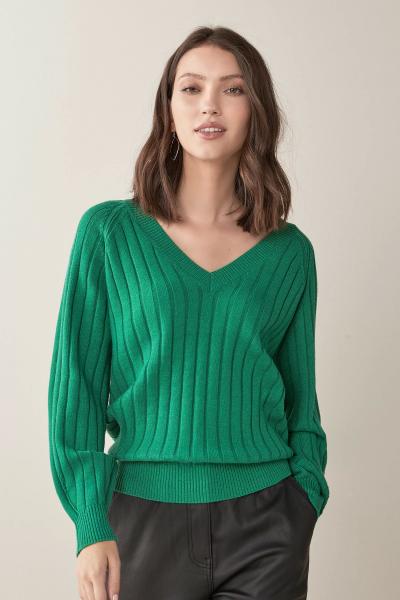 10 цветных вязаных свитеров для ранней осени