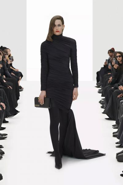 16 лучших платьев Недели моды в Нью-Йорке, которые мы будем носить весной 2022