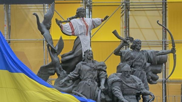 «Гарантируют своё пребывание у власти»: почему руководство Украины не решает вопрос радикального национализма