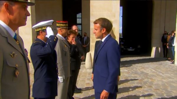 В Париже прошла церемония прощания с легендарным Бельмондо. Фото и видео